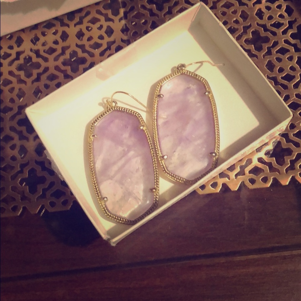 Danielle Kendra Scott earrings lilac!